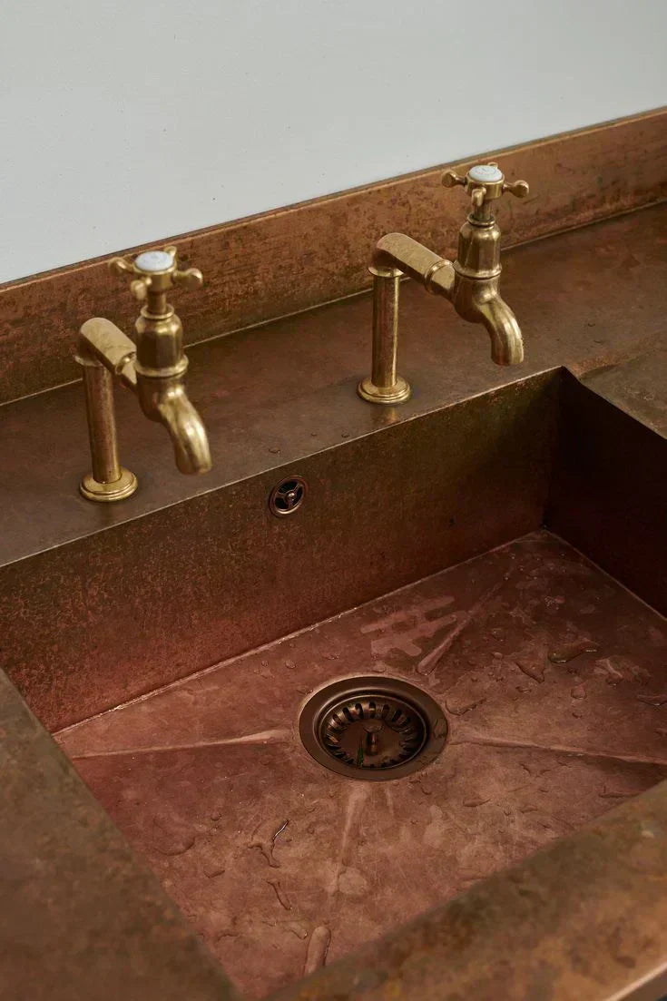BRASS FAUCET AND COPPER SINK IN KITCHEN ATLAS FINEST