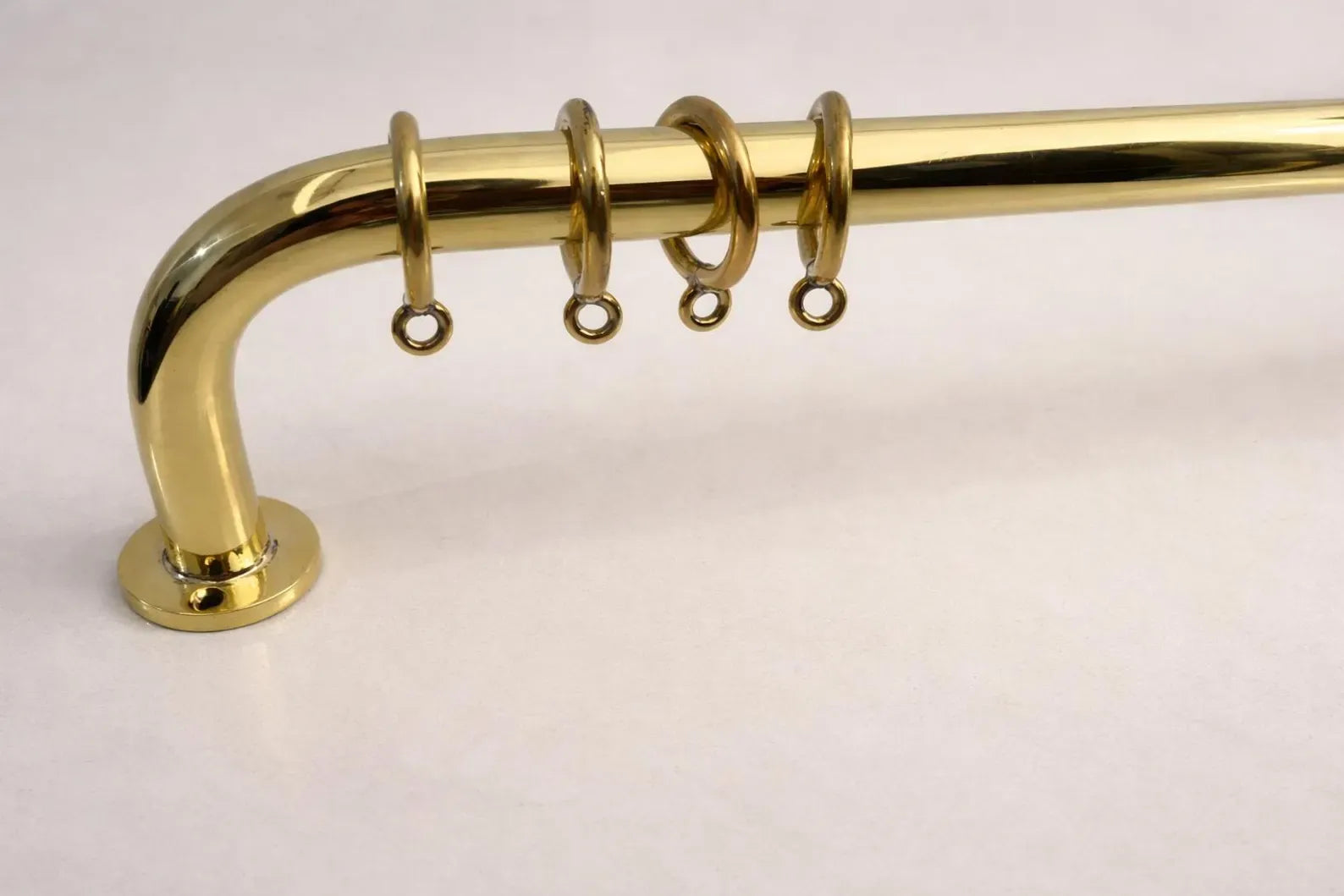  20 mm Diameter with Round Wall Brackets