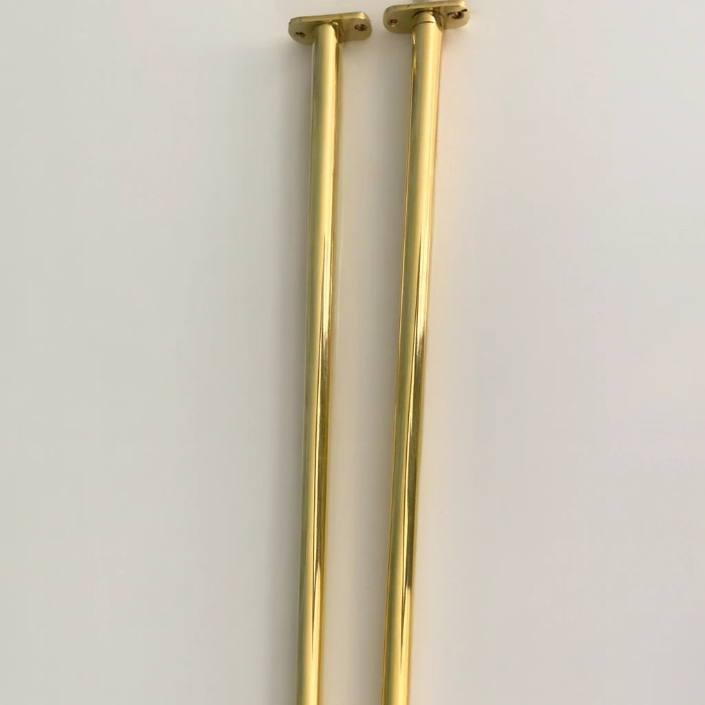 Ceiling_Mounted_Minimalistic_Clothes_Rail_2_c69def13-a8a1-4e3f-9282-026c90cee7eb