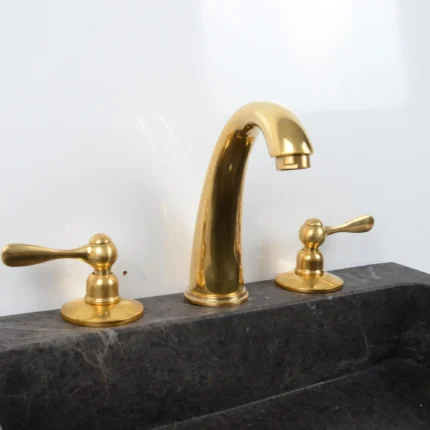 Solid brass faucet